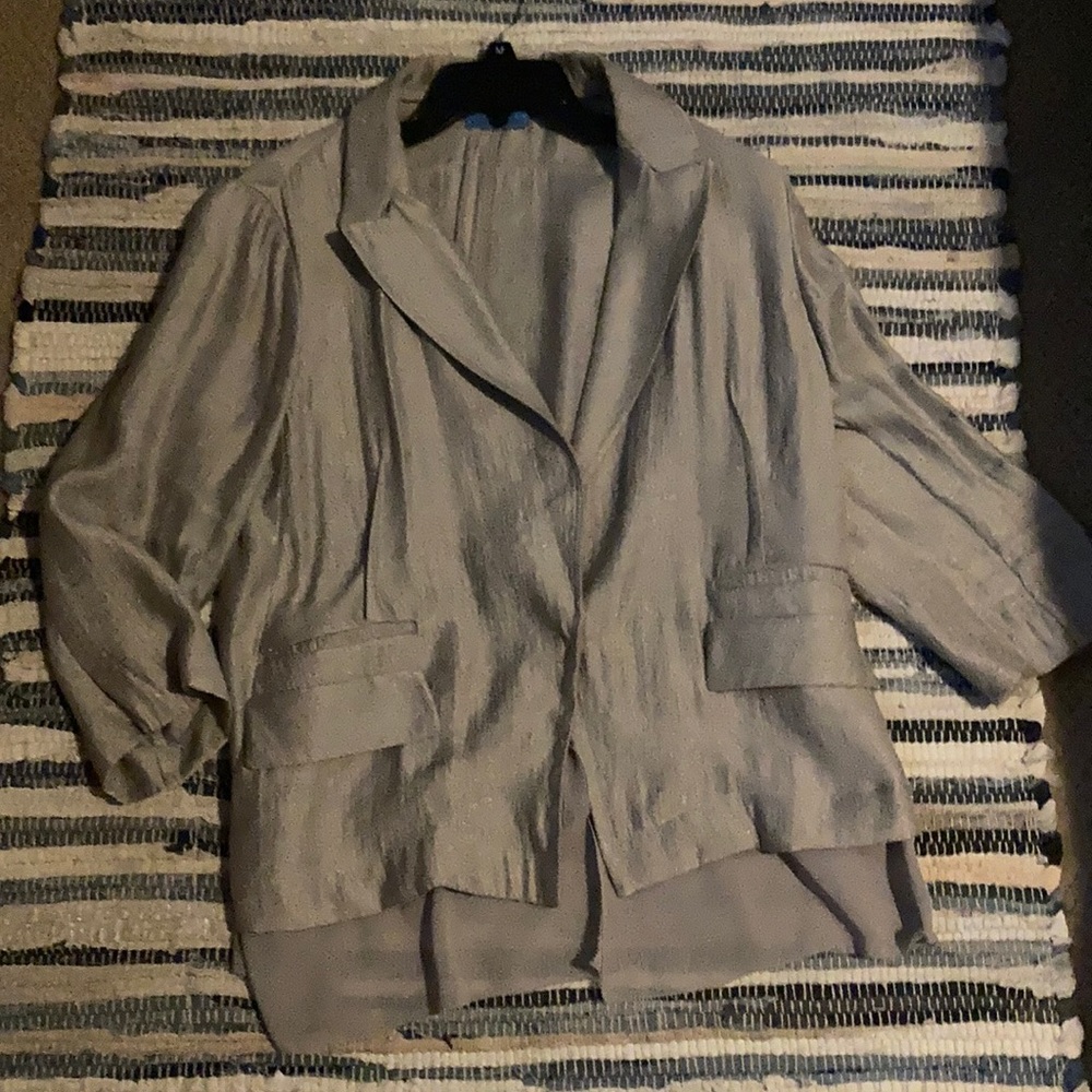 Vera wang taupe blazer! Super cute